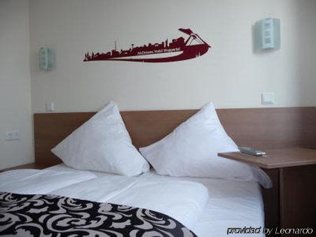 Mcdreams Hotel Wuppertal City Екстер'єр фото