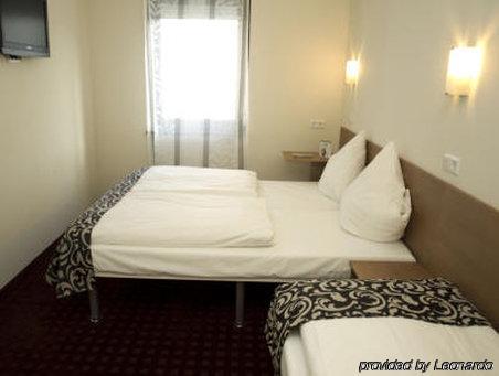 Mcdreams Hotel Wuppertal City Екстер'єр фото