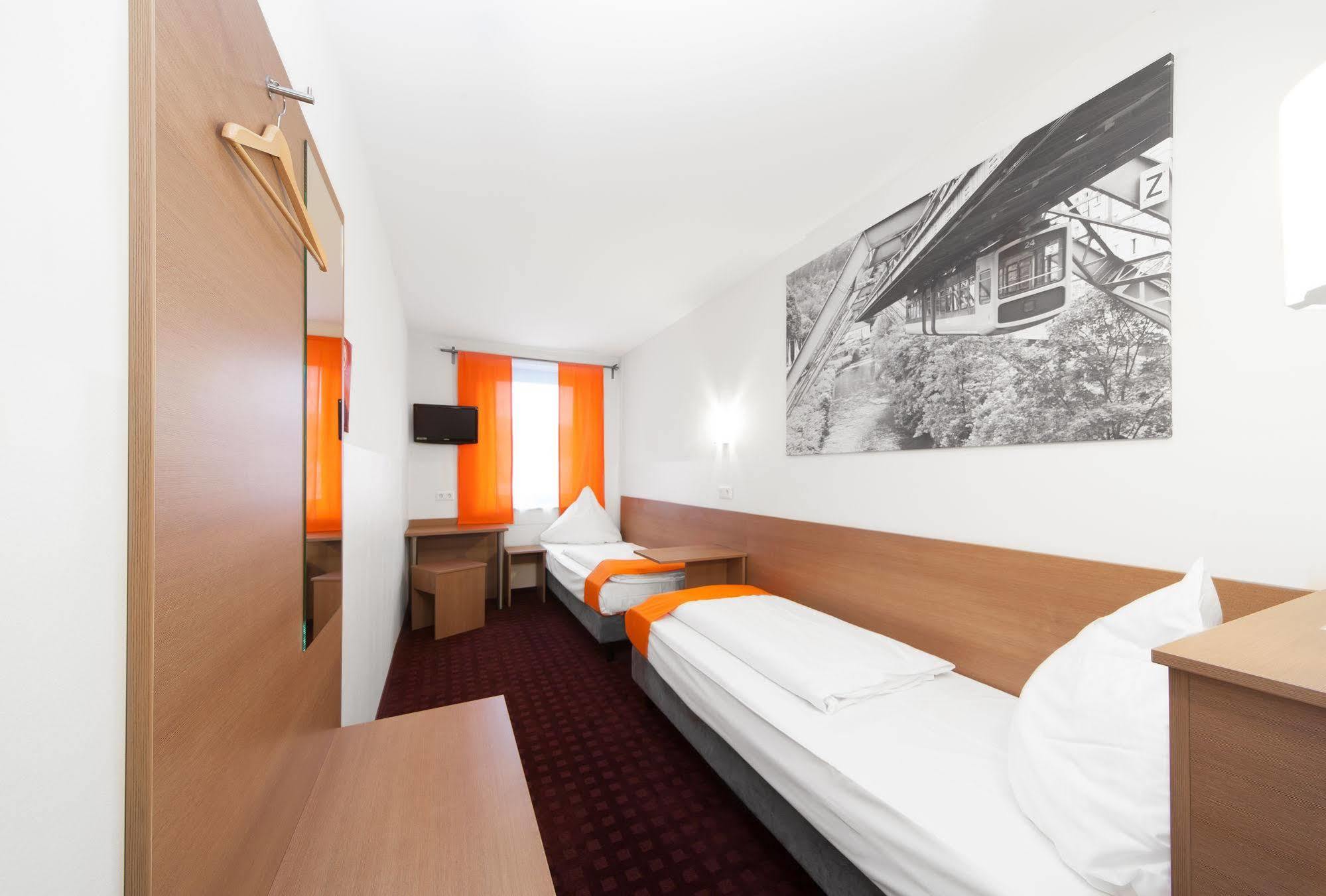 Mcdreams Hotel Wuppertal City Екстер'єр фото