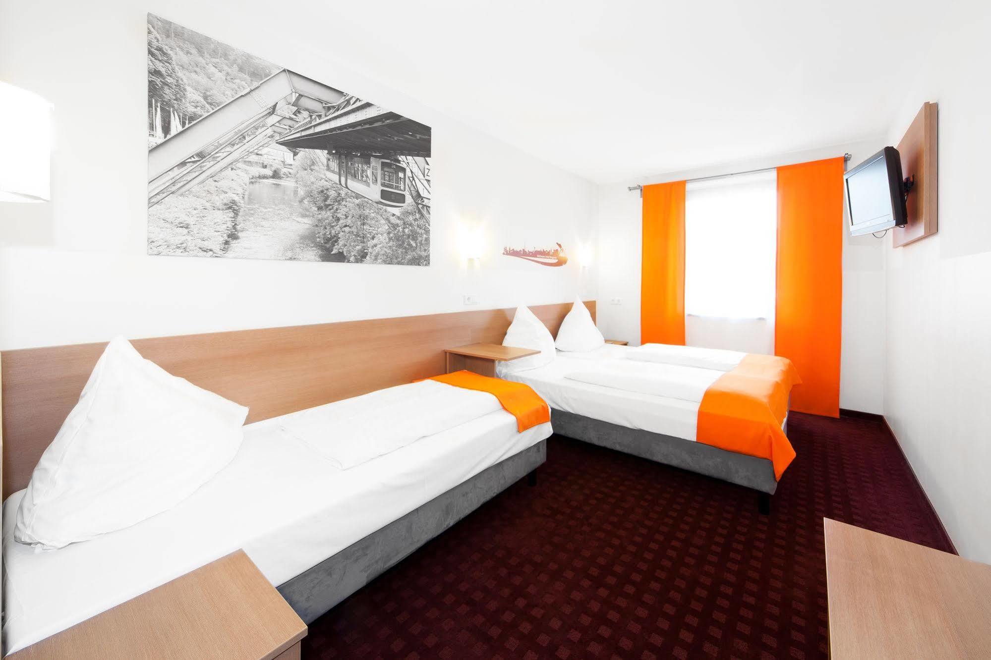 Mcdreams Hotel Wuppertal City Екстер'єр фото